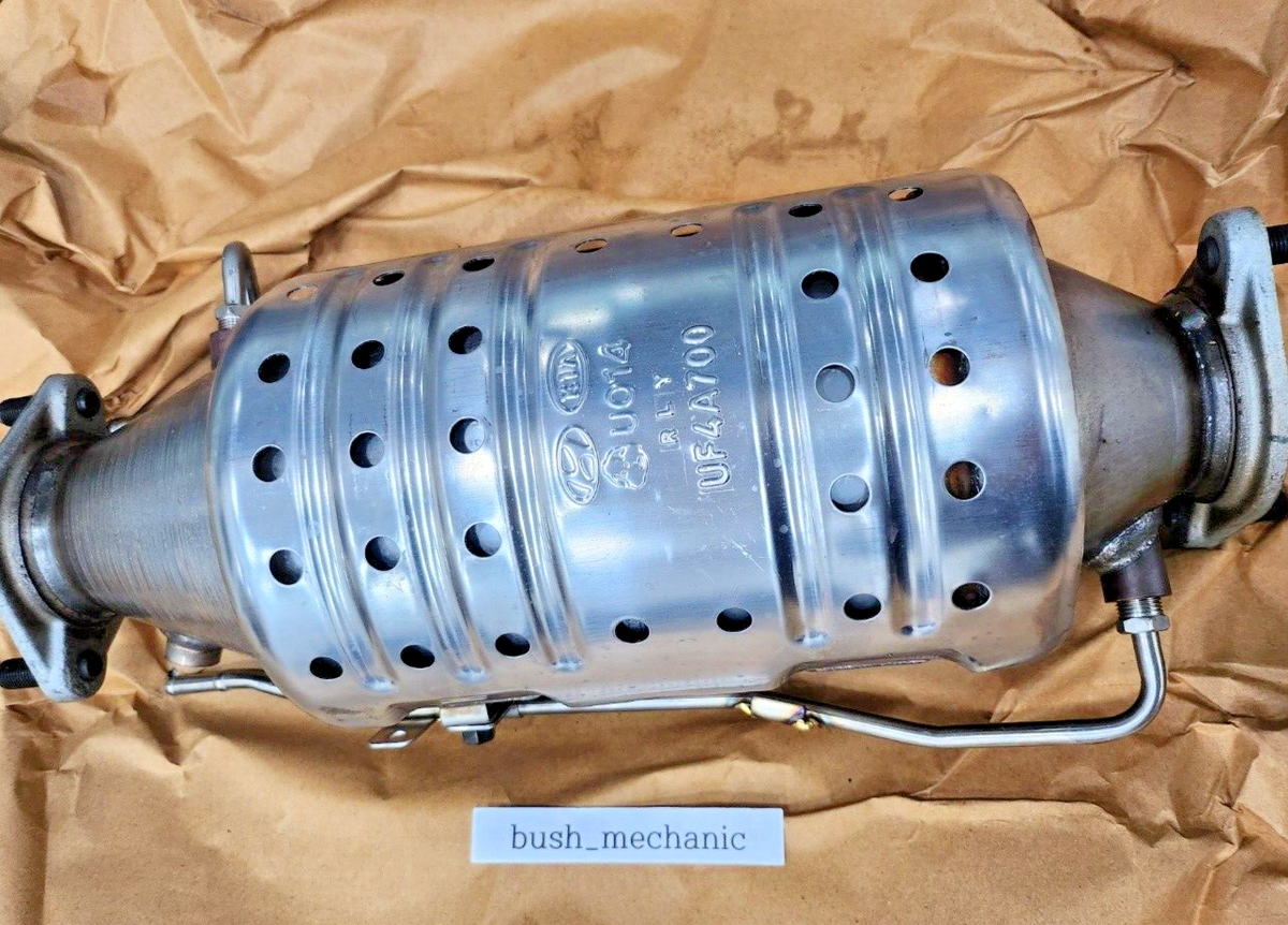 Original Malakai40 コンプリート GENUINE OEM Hyundai Kia Catalytic Converter Grand Starex