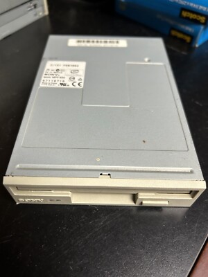 Sony MPF920 White Gray 1.44MB IDE Internal 3.5-Inch Floppy Drive SONY front logo