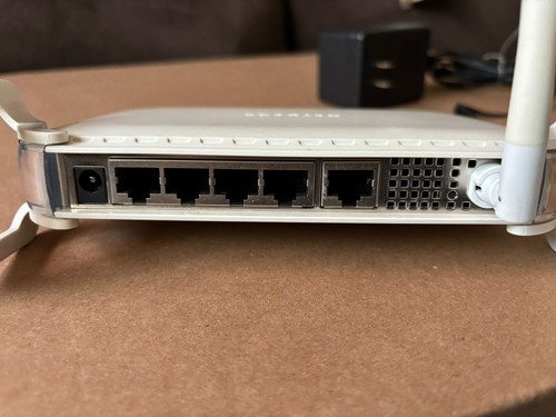 Netgear 108 Mbps 4-Port 10/100 Wireless G Firewall Router (WGT624 v3) - Picture 3 of 6