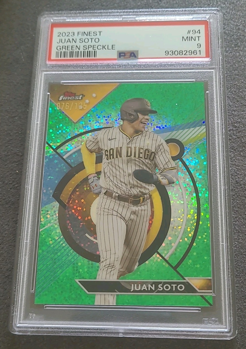 2023 Topps Finest Psa 9 Juan Soto #94 Green Speckle Refractor 076 /125 POP 1 view 1