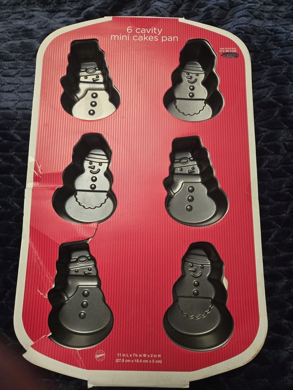 New WILTON Christmas MIni Mr Mrs Snowman Cake Muffin Bundt Pan Mini 6 Bake 2010