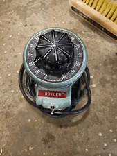 Staco Inc. Standard Electrical Type 500B Transformer Adjust-a-Volt input 120v ou