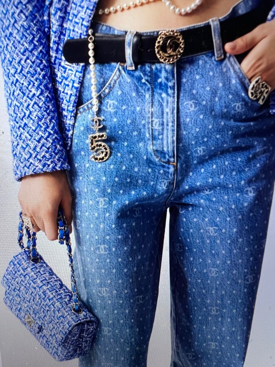 Chanel 23P NEW TAGS BLUE CC LOGO JEANS PANTS CC button CC Chanel 23P NEW TAGS BLUE CC LOGO JEANS PANTS CC button CC