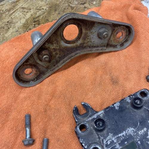 OEM TOP TRIPPLE TREE FORK CLAMP PLATE 200E 200ES BIG RED ATC HONDA 3 WHEELER - Picture 5 of 7
