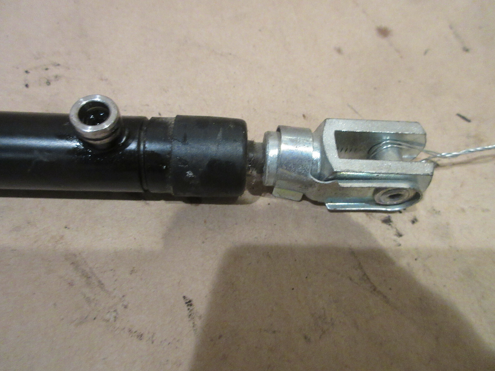 Ferrari California RH Front Piston / Ram For Convertible Top  P/N 81859400