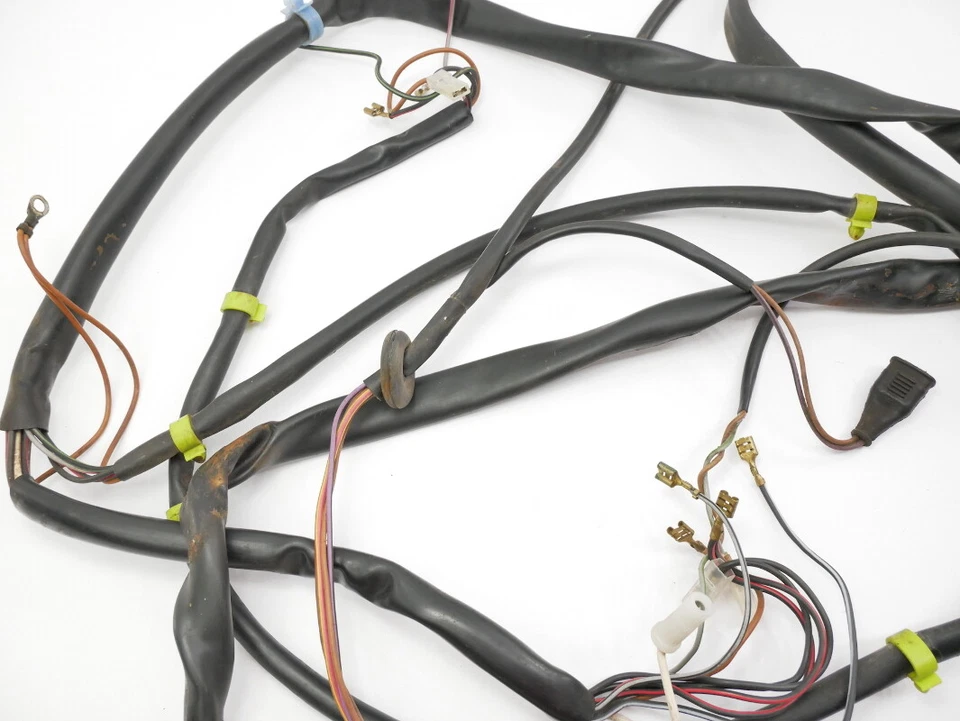 Chicote de fios traseiro bomba de combustível lanterna traseira 1982 VW Rabbit conversível MK1 - Imagem 3 de 3