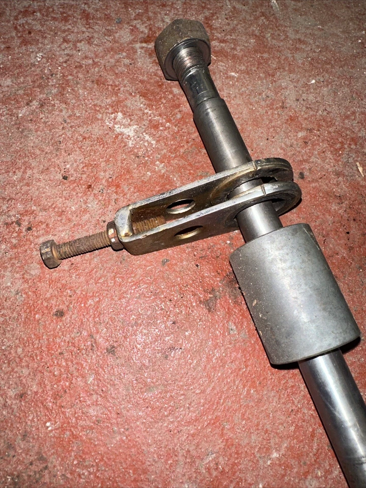 OEM Yamaha YCS1 CS1 Bonanza 1968-70 Rueda Trasera Husillo Cadena Ajustadores Tuerca Foto 3 de 4