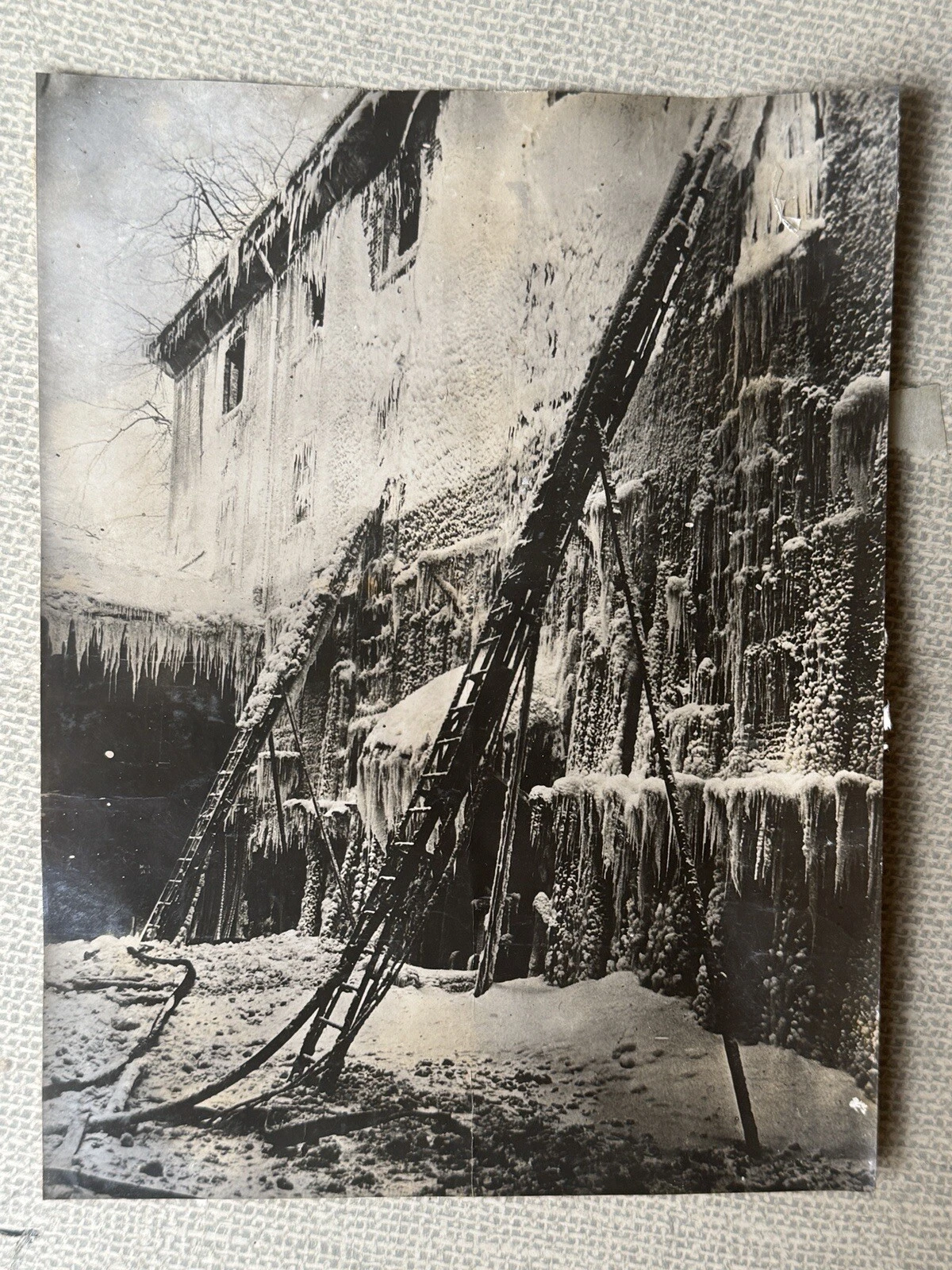 Picture 3 of 17