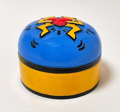 CAJA DE BARATIJAS DE MADERA KEITH HARING CON TAPAS TALLADA A MANO PINTADA A MANO AÑOS 80 POST MODERNA - Imagen 5 de 9