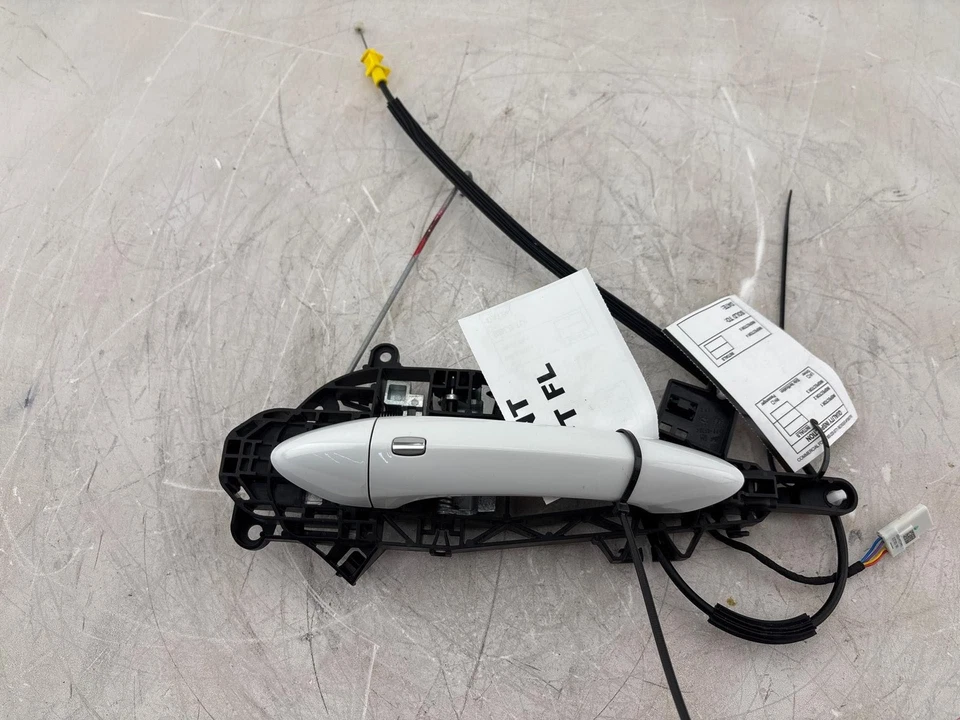 Manija exterior puerta delantera izquierda Chevrolet Trailblazer 2021-2024 OEM Foto 2 de 4