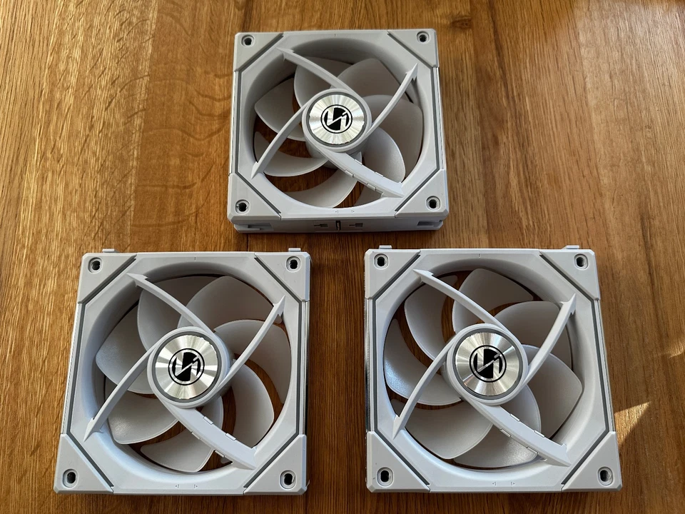 Lian Li Uni Fan SL-Infinity SL-INF 120, ARGB,3er-Pack, weiß, Controller, 1A, OVP - Bild 2 von 4