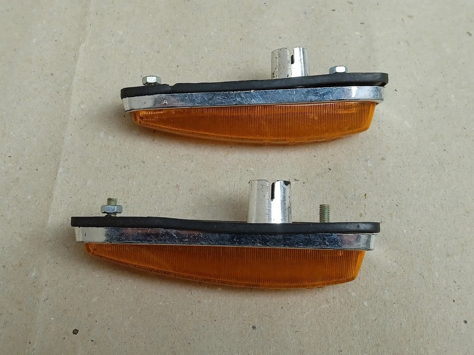 Coppia lucciole frecce laterali per LANCIA Beta Coupè HPE Spider d'epoca NUOVE - Immagine 3 di 3