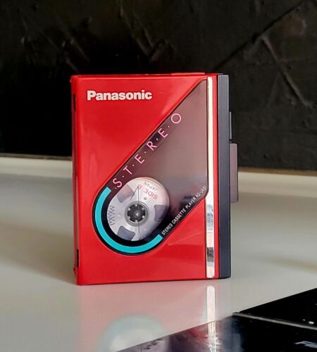 Rare lecteur cassette portable rouge Panasonic RQ-JA51 entièrement fonctionnel à collectionner - Photo 1/16