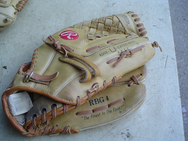 rams football gloves