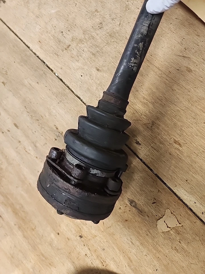 BMW E32 88-94 735i 735iL 740i 740iL 750i Passenger axle half output shaft #13 - Image 4 of 4
