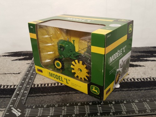 John Deere L w/Mud LUG Wheels 1/16 Die-cast Farm Tractor Replica - Picture 4 of 5