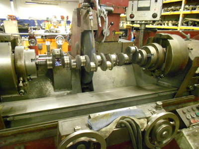 How Much Does It Cost to Grind a Crankshaft: Pricing Guide