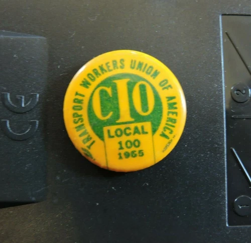 v1955 CIO TWU Transit Workers Union New York City NYC Subway Button - Picture 1 of 2