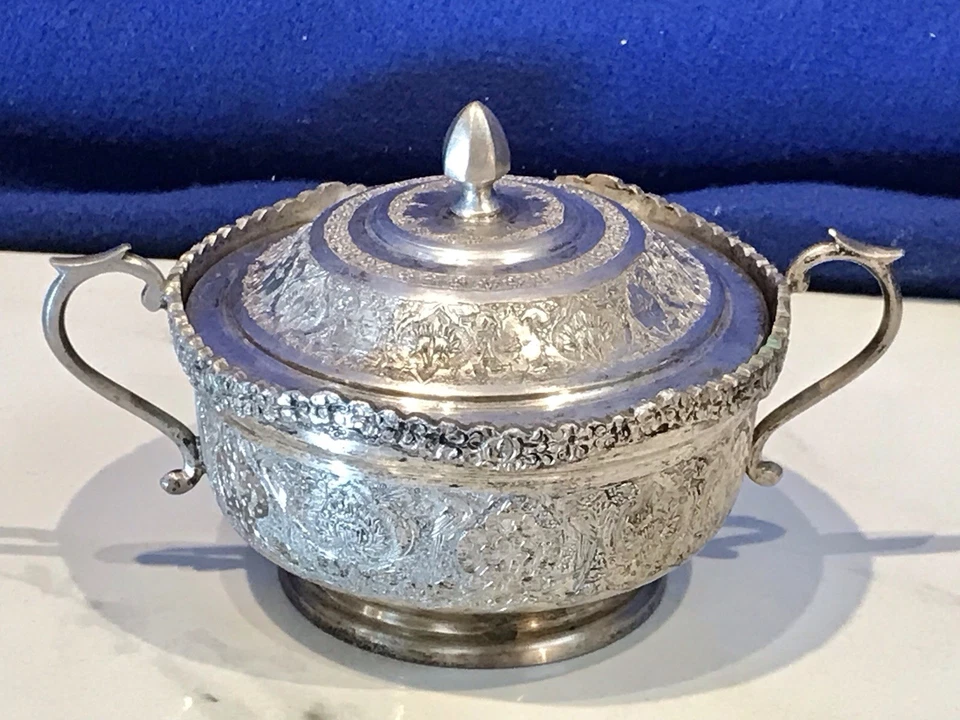 Azúcar y pinzas grabadas a mano de Oriente Medio 84 plata sólida 302,28 gramos Foto 2 de 4