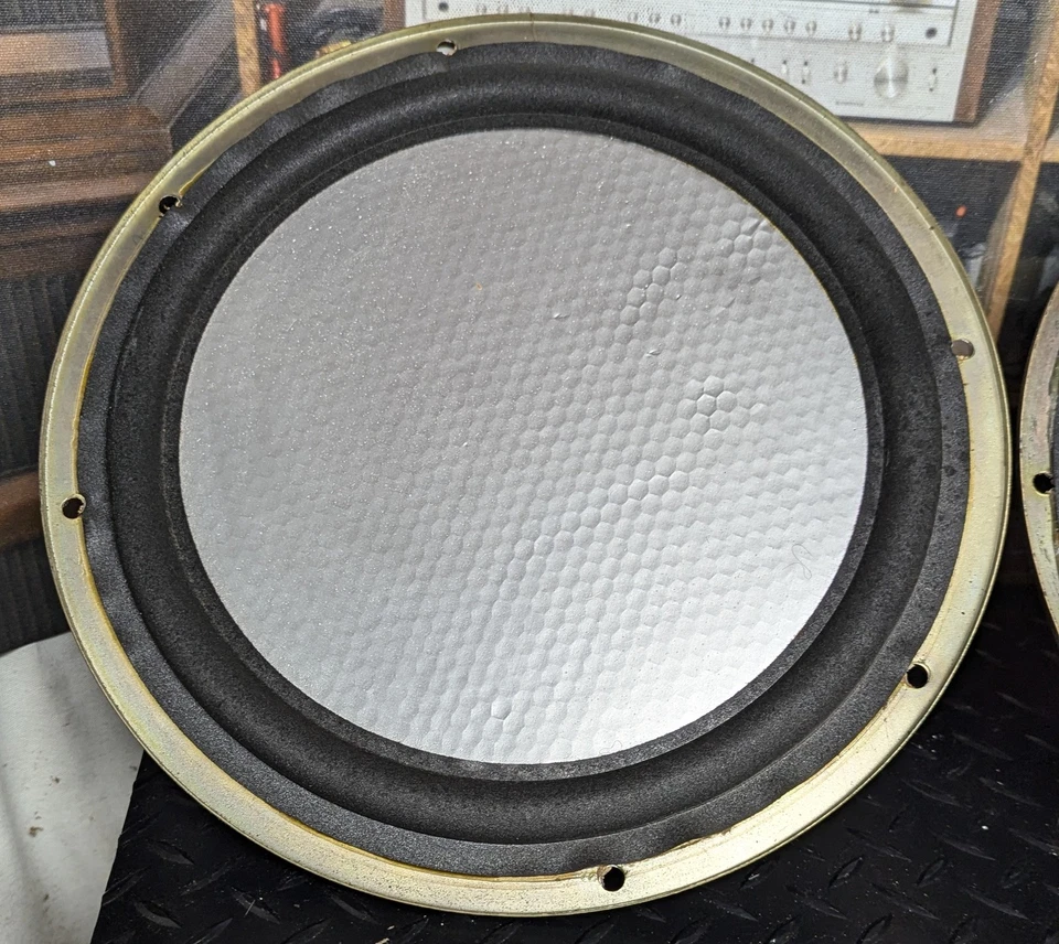 2 OEM woofers from Carver Amazing speakers - Image 2 of 4