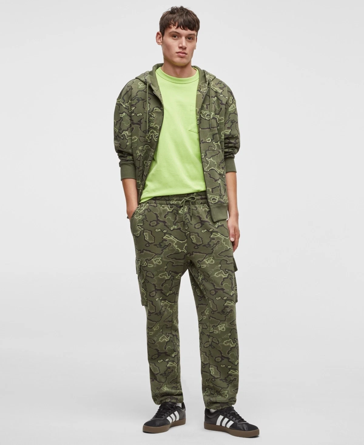 Mode of One Men's Regular-Fit Camo Cargo Jogger Pants Bleeker Camo XXL