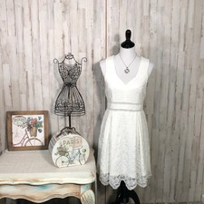 Francesca’s Lovely Off White Lace Dress with Waist Accents Size Large
