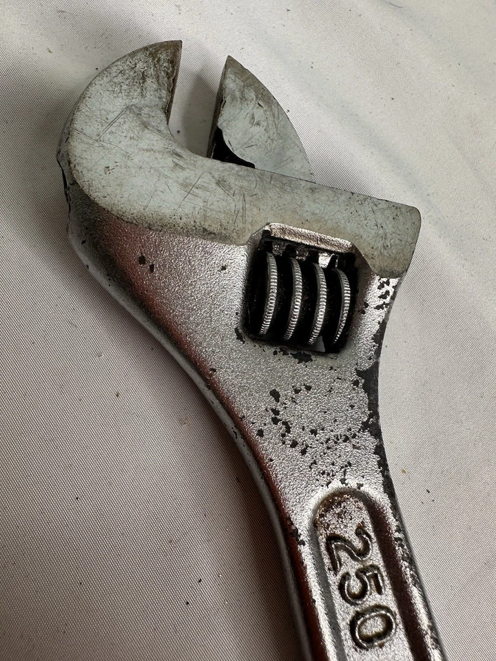 Auténtica llave ajustable motor Toyota vintage 10" hecha en Japón Foto 4 de 4