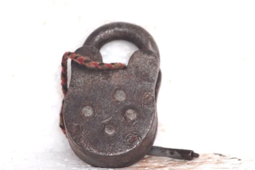 Iron Lock and New Key Old Antique Rare Vintage Collectible - Picture 4 of 5