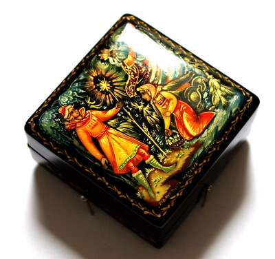 洋書 Russian Lacquered Miniatures Vintage Russian Lacquer Box, Miniature Hand Painted Box, 1970's
