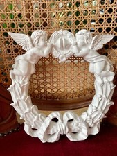 Sztukateria - słodki anioł wieniec laurowy 101-402 koronacja 24 x 25 cm