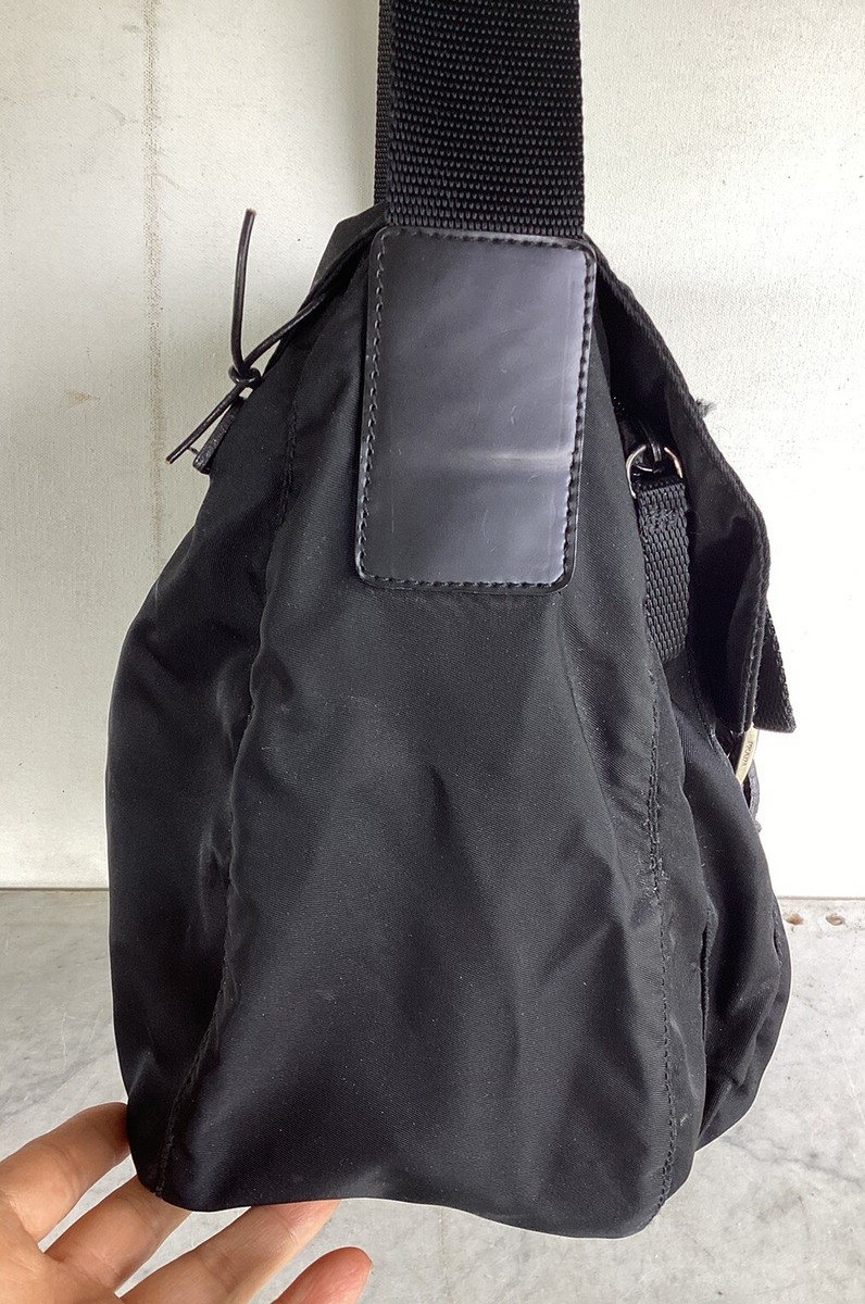 vintage PRADA メッセンジャーバッグ V161 Vintage Genuine PRADA Black Nylon Tessuto Messenger