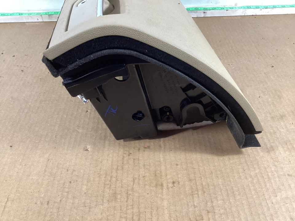 Guantera salpicadero Mercedes-Benz GL450 C300 2008 A1646800691 OEM. Foto 3 de 4