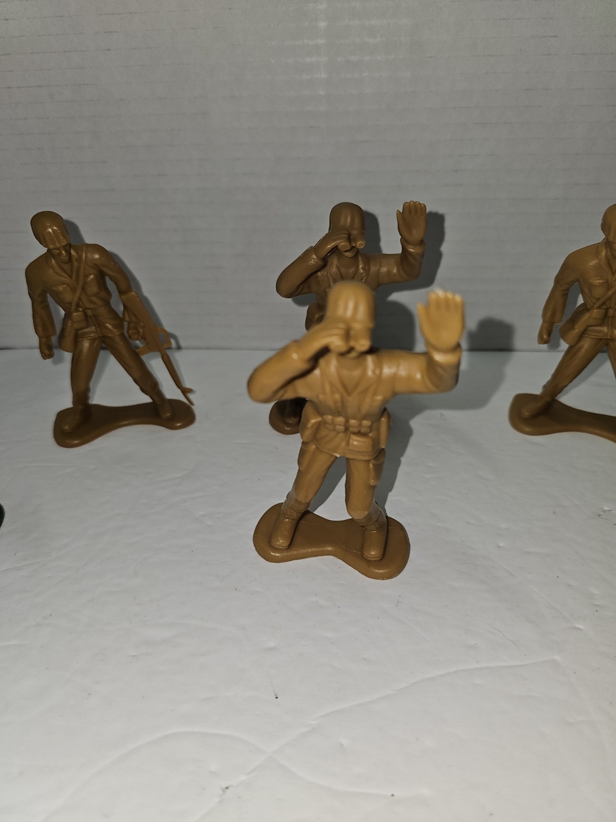 Lot Of 6 Army Men 4" Plastic Figures