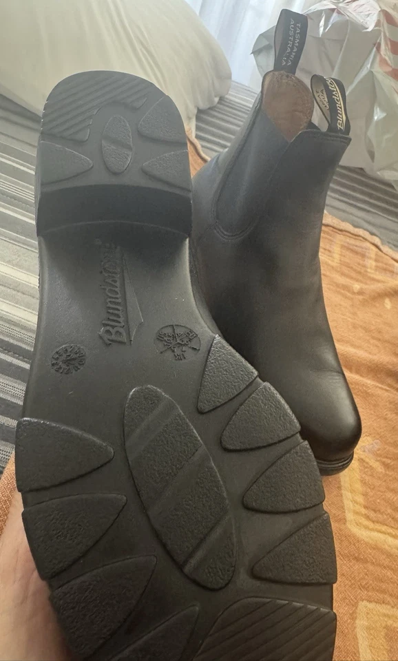 Bota Chelsea Blundstone para mujer 10,5 Healed. Negro. Cuero en excelente estado Foto 4 de 4