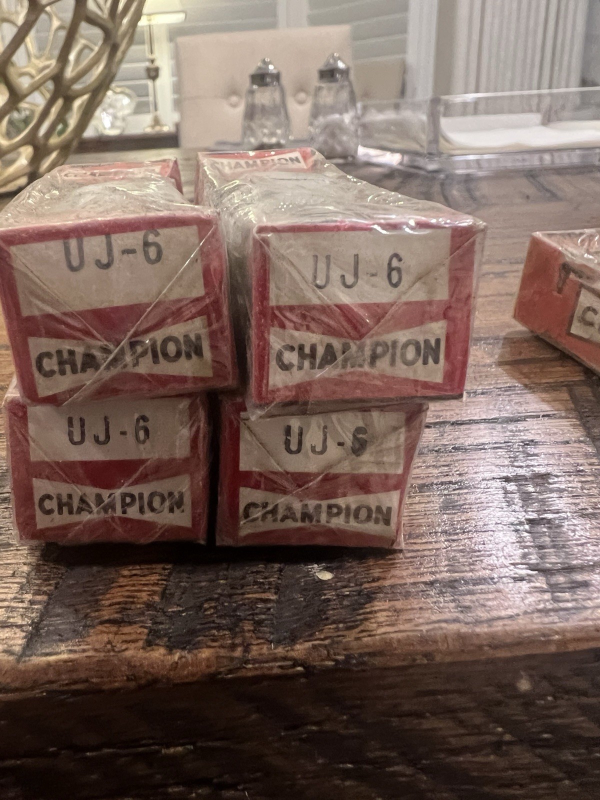 NEW UJ6 Champion Spark Plug 0810