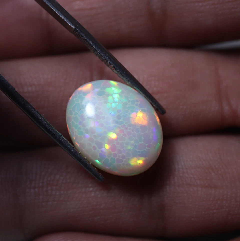 8 Cts 17.3x13.7 MM Real AAA Multi Fire Honeycomb Ethiopian Opal Oval Cabochon - Image 4 of 4