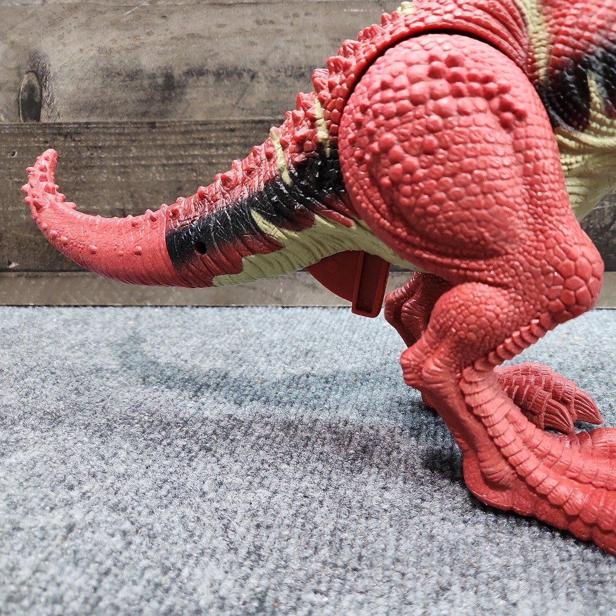 Red Devil T-Rex Dinosaur Roar Sound & Lighted Eyes 2008 Chap Mei