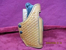 Gould & Goodrich Leather Duty Holster #LBH G17W 3099, Fits Glock 17