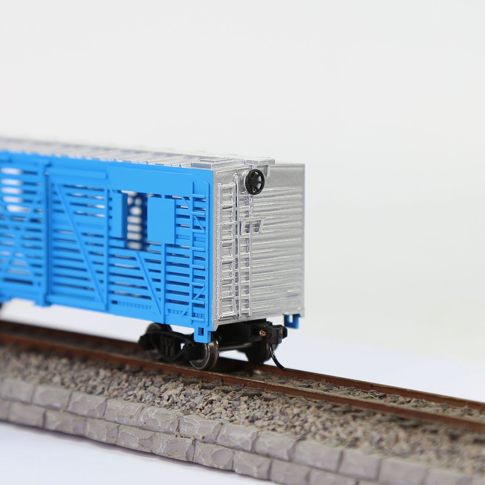 Evemodel Trains C8767 HO Scale 187 40' Stock Car Cattle Wagon Painted eBay