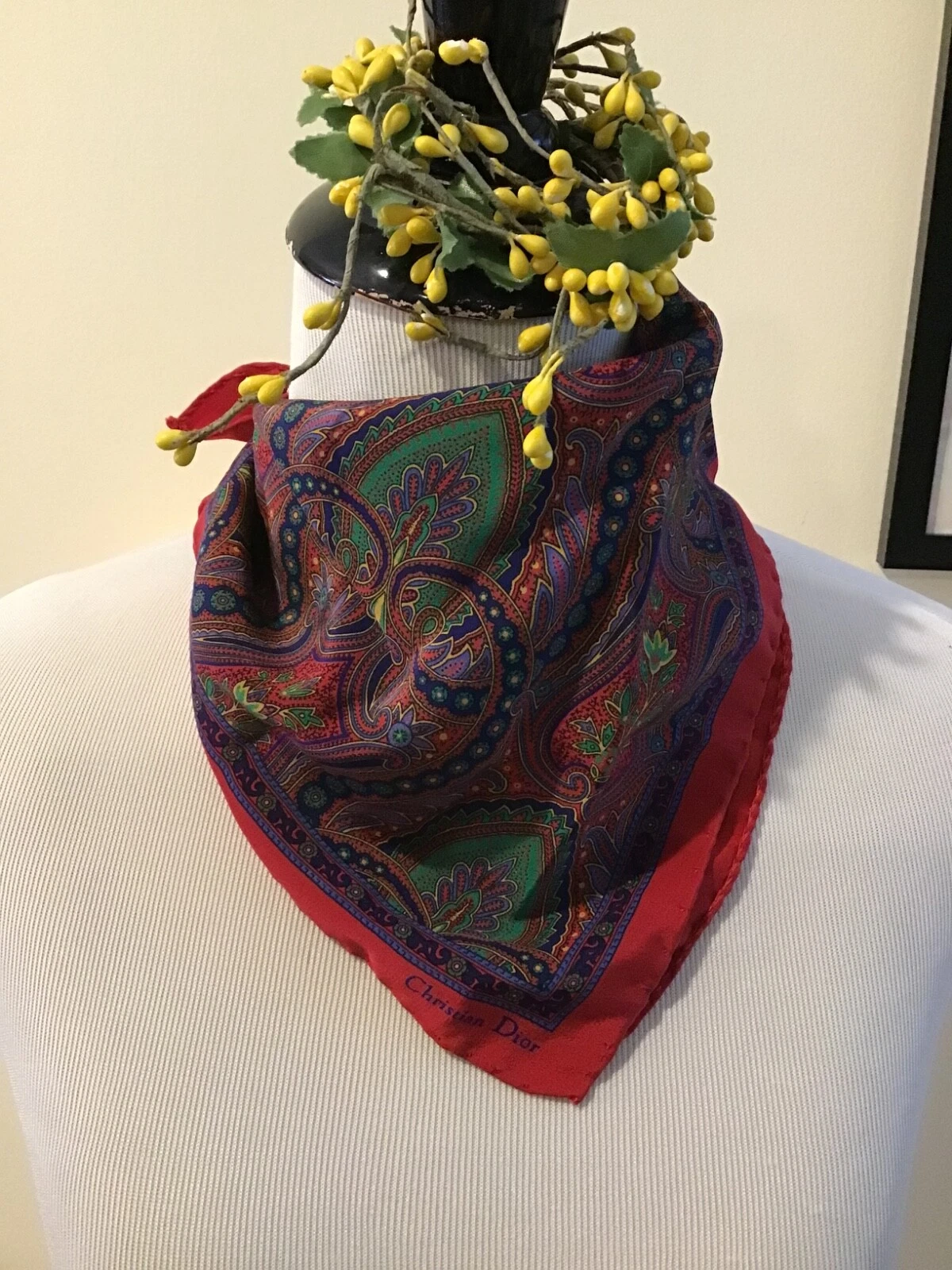 Christian Dior Foulard col en soie à la main ~16,5