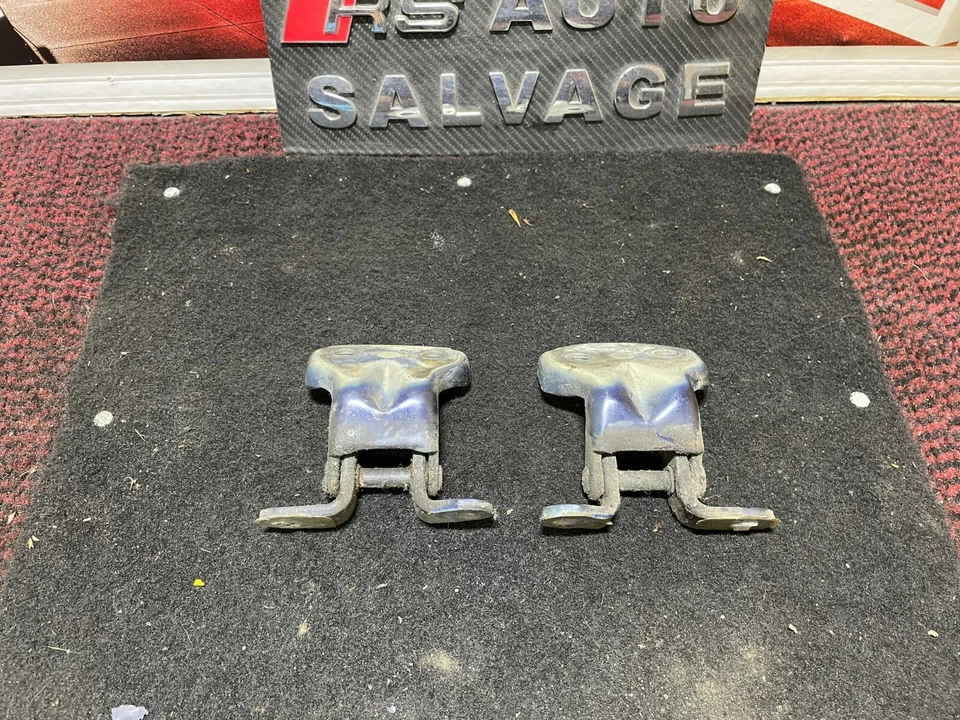 SUBARU IMPREZA 1995 4DR SALOON REAR DRIVER SIDE RIGHT DOOR HINGES PAIR - Image 4 of 4