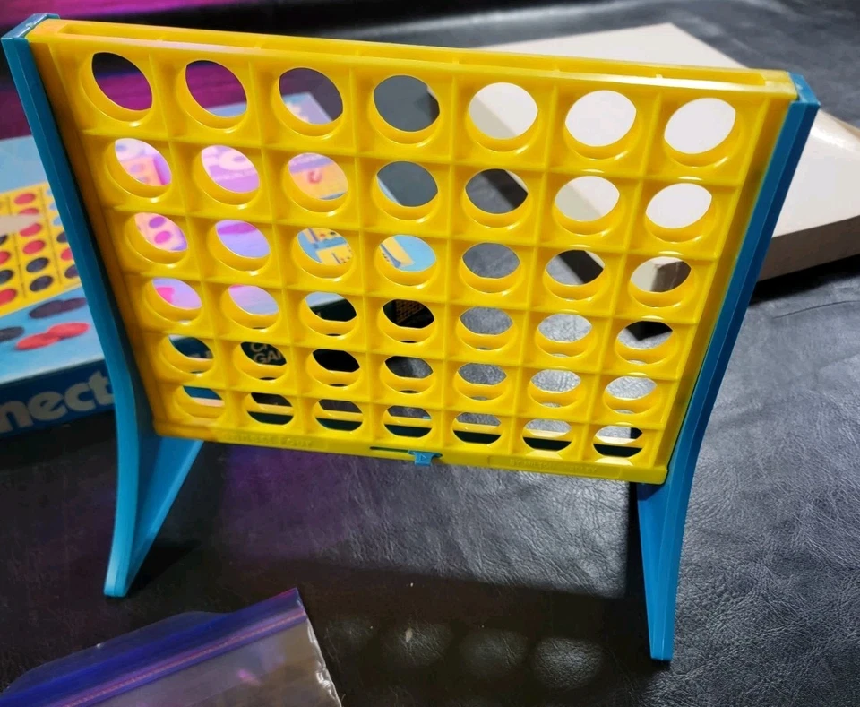 Vintage 1979 Milton Bradley Connect Four Board Game With original box - Image 2 of 4