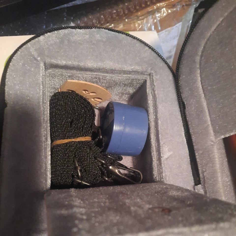 Cremona SV-75BU Premier Novice Series Sparkling Blue Violin Outfit 4/4 Outfit - Image 4 of 4