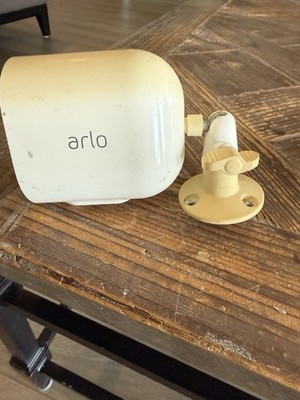 Arlo  pro 3 1080p Wi-Fi Wireless IP Camera Indoor/Outdoor Weatherproof White