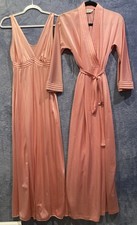 VINTAGE Vanity Fair Coral Peignoir Set NIGHTGOWN ROBE Stitched Trim Petite