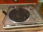 Technics SL-Q200 Quartz Direct Drive Turntable System Works great