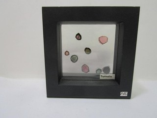 Esoterik Edelsteine Turmalin im Schweberahmen 8Stk VV1704