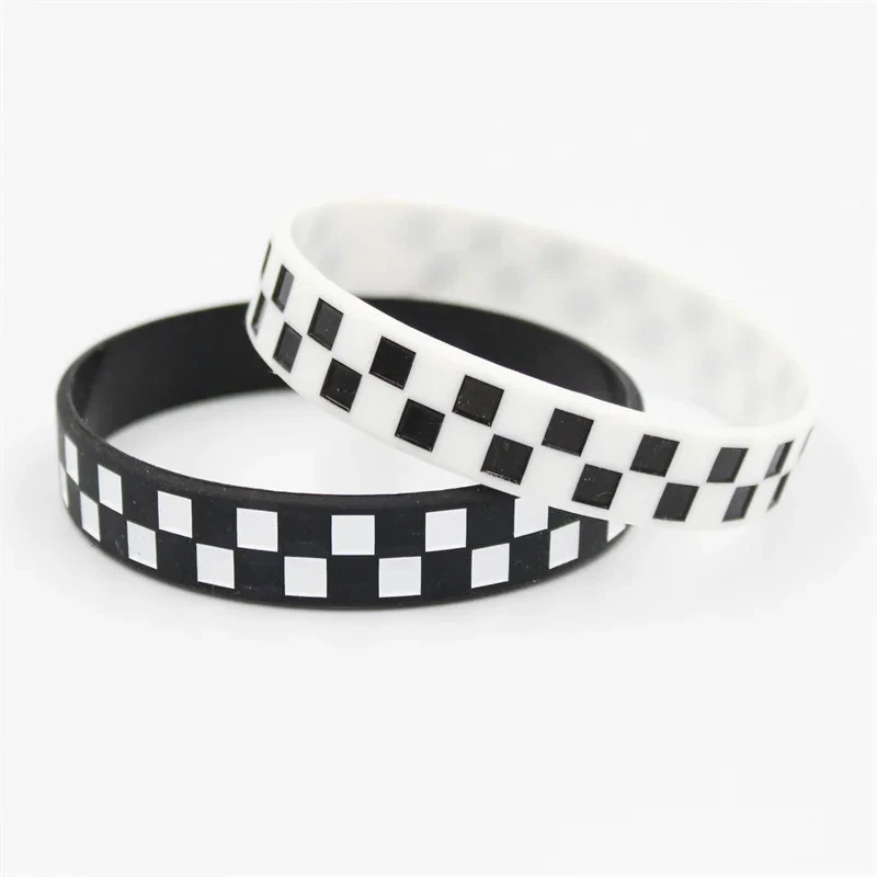 Pulsera de silicona a cuadros para hombre tono negro a cuadros redonda joyería en capas Foto 2 de 4