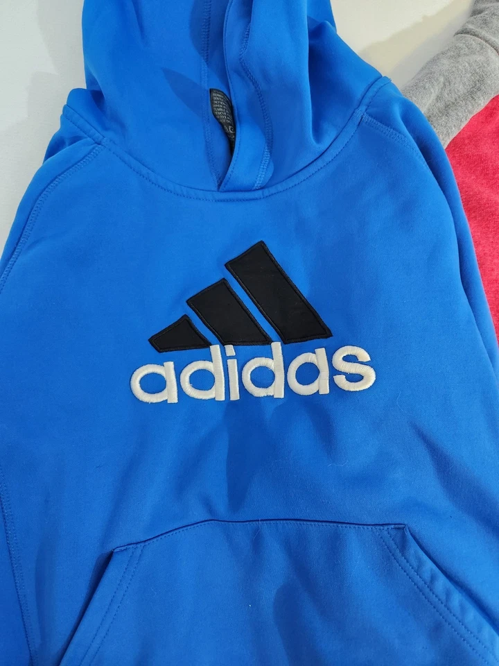 LOTE DE 3 moletons com capuz masculinos 14/16 2 Adidas 1 bolsa canguru Cat&Jack azul/vermelho/cinza - Imagem 2 de 4