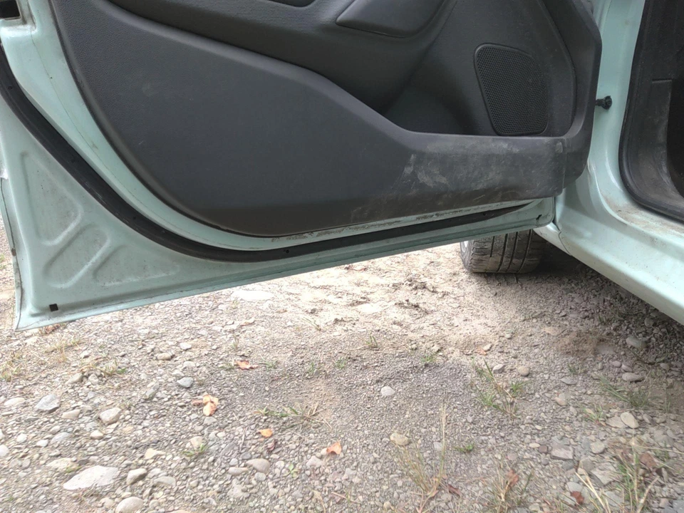 17 FORD FIESTA Front Door Driver Left bohai Bay Mint paint Code=d2 - Изображение 3 из 3